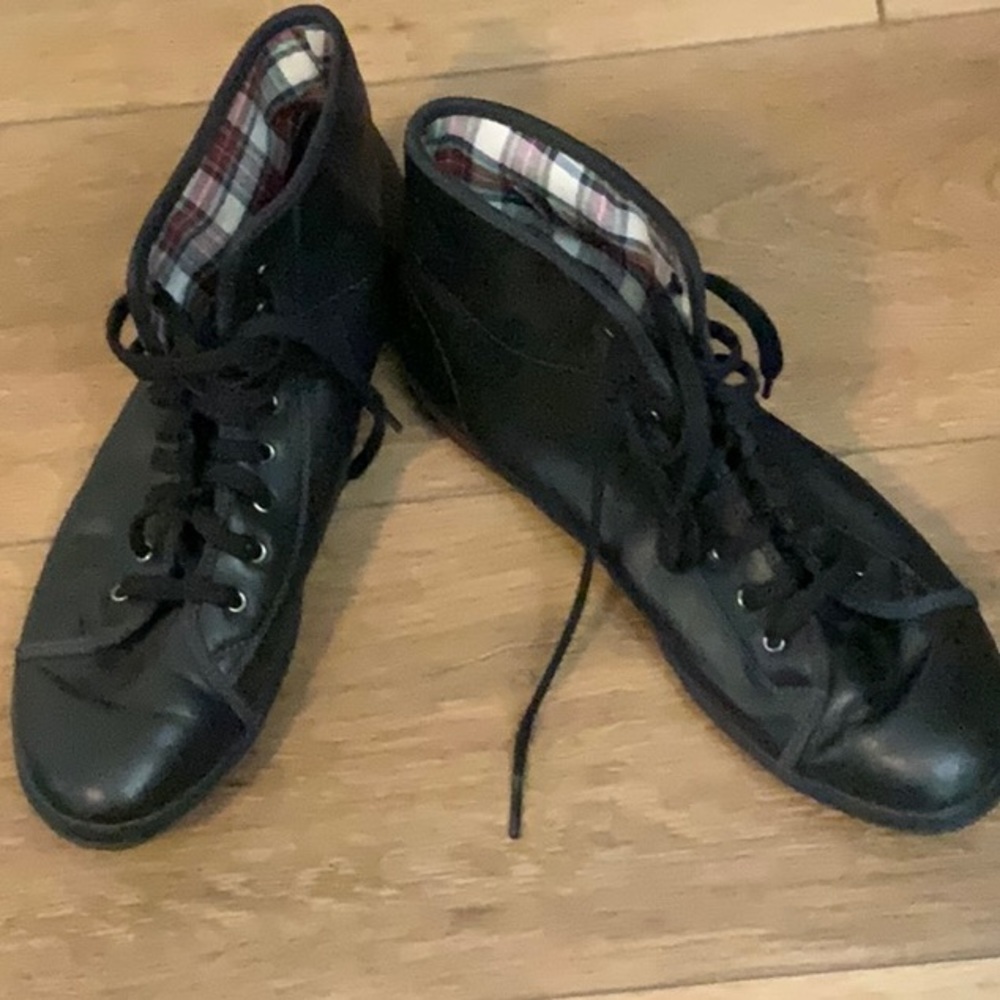 Fred Perry Navy Leather Lace up Booties- Sz.9 ,Plaid Lining, Gently Used